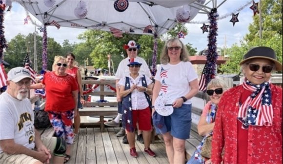 Gahanna seniors celebrating the 4th of July